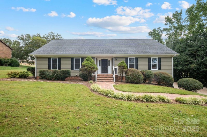 3718 Club House Drive