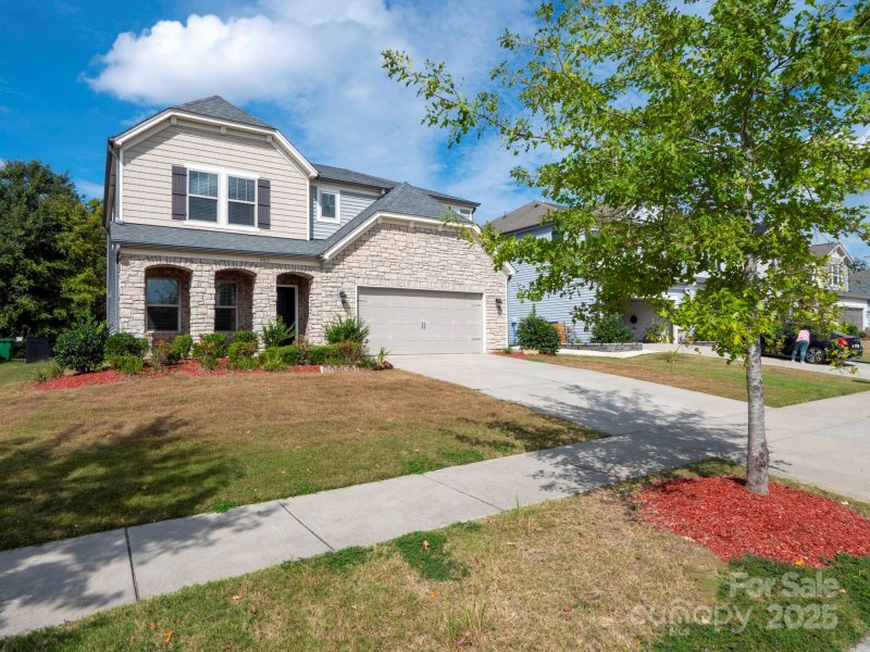 Property image 3 of 5811 Fenway Drive in Haywyck Meadows, Charlotte, NC 28273
