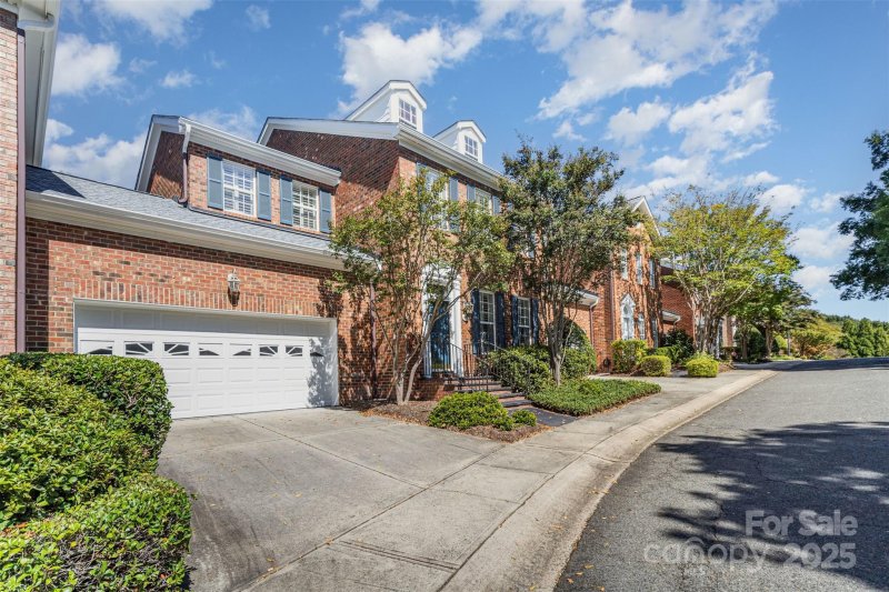 Property image 2 of 9323 Bonnie Briar Circle in Bonnie Briar, Charlotte, NC 28277