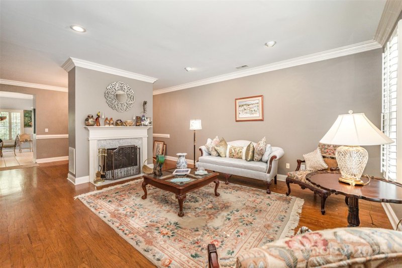 Property image 3 of 9323 Bonnie Briar Circle in Bonnie Briar, Charlotte, NC 28277