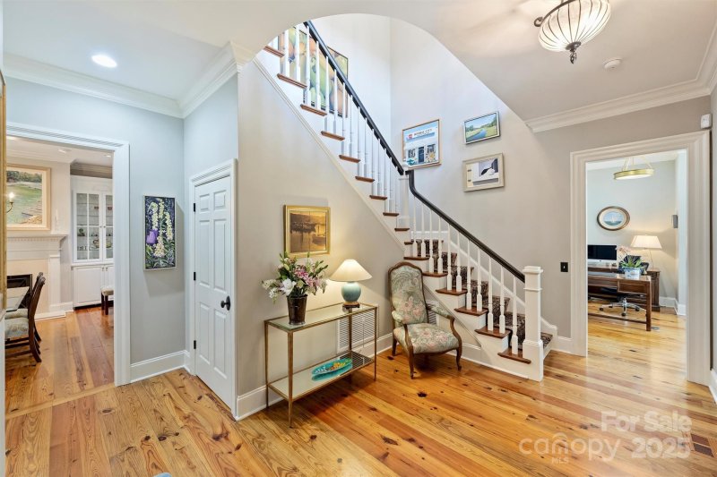 Property image 4 of 1127 S Kings Drive in Myers Park, Charlotte, NC 28207