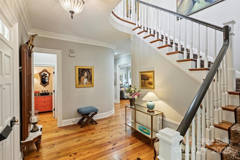 Property image 5 of 1127 S Kings Drive in Myers Park, Charlotte, NC 28207
