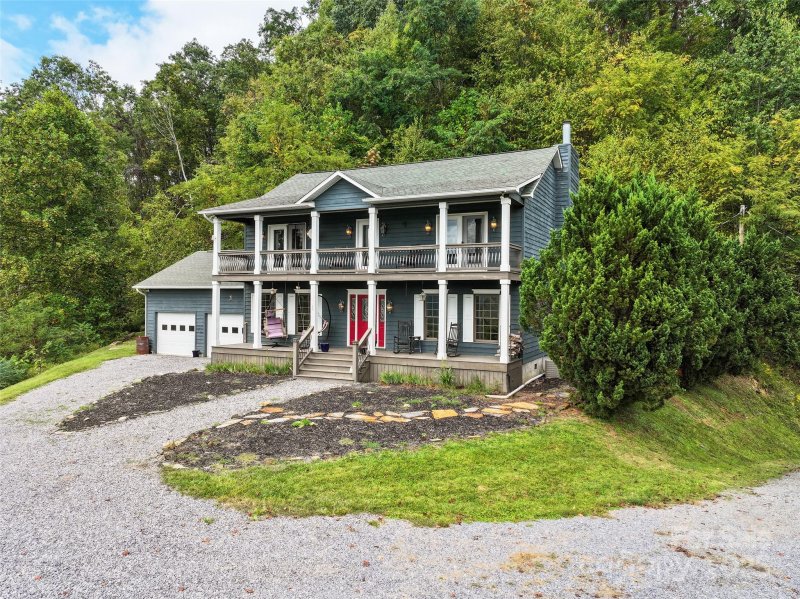 Ferguson Mountain, Clyde Community