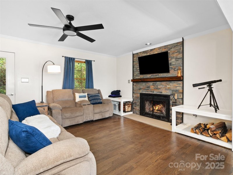 Property image 5 of 1231 Grandeur Heights in Ferguson Mountain, Clyde, NC 28721