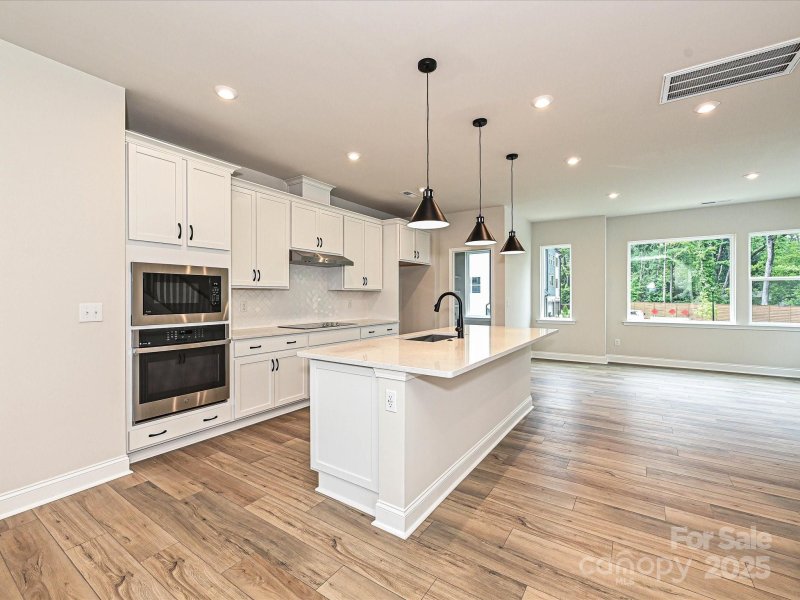 Property image 3 of 8034 Cedarsmith Court in Archer Row, Charlotte, NC 28217