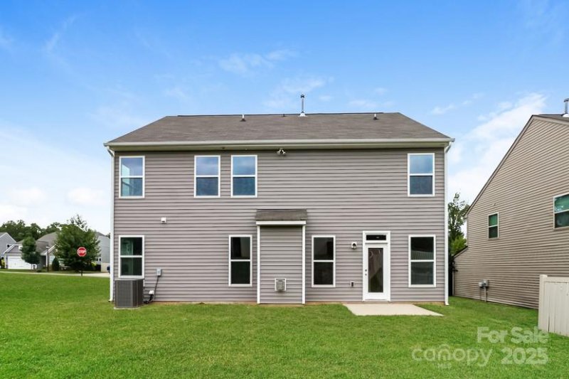 Property image 4 of 200 Kingston Drive in Dutchmans Ridge, Mount Holly, NC 28120