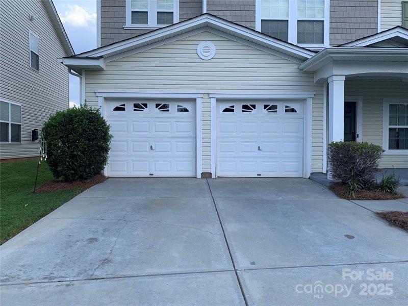 Property image 2 of 6639 Ruth Ferrell Court in Prosperity Ridge, Charlotte, NC 28269