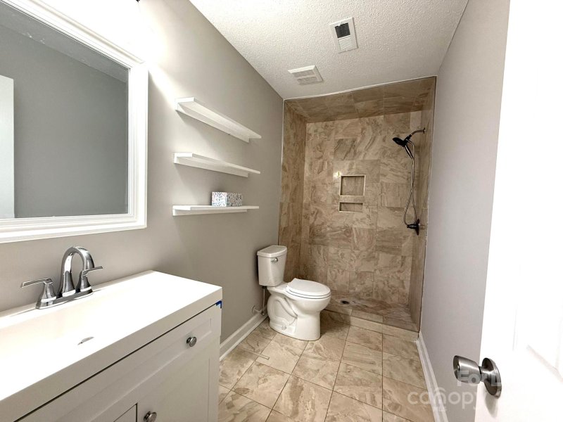 Property image 4 of 5316 Fernhill Drive in Fern Hill, Charlotte, NC 28217