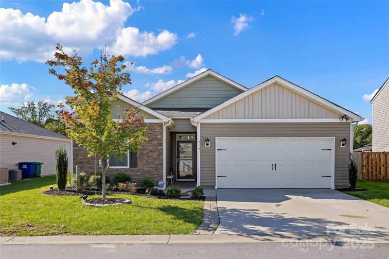 Property image 2 of 314 Woodnettle Lane in Village at Bradley Branch, Arden, NC 28704