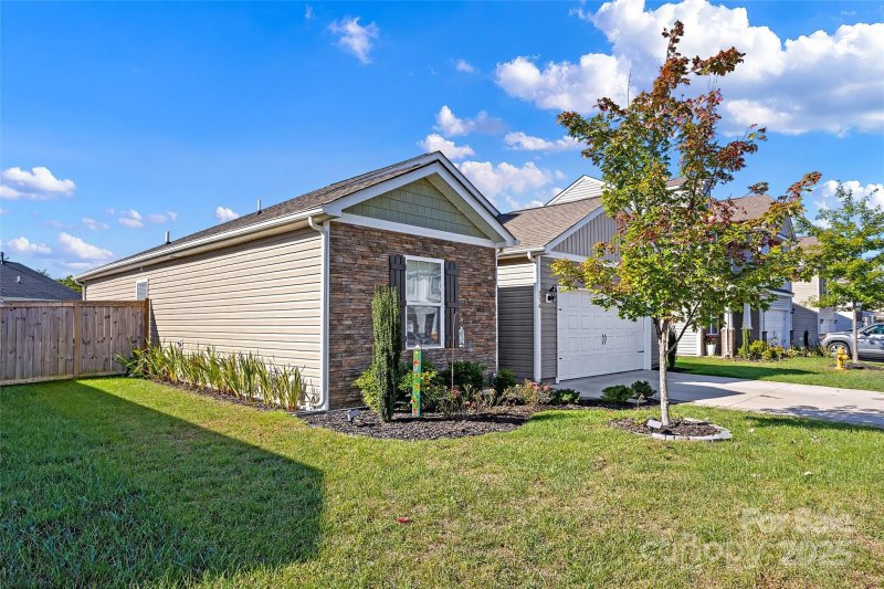 Property image 3 of 314 Woodnettle Lane in Village at Bradley Branch, Arden, NC 28704