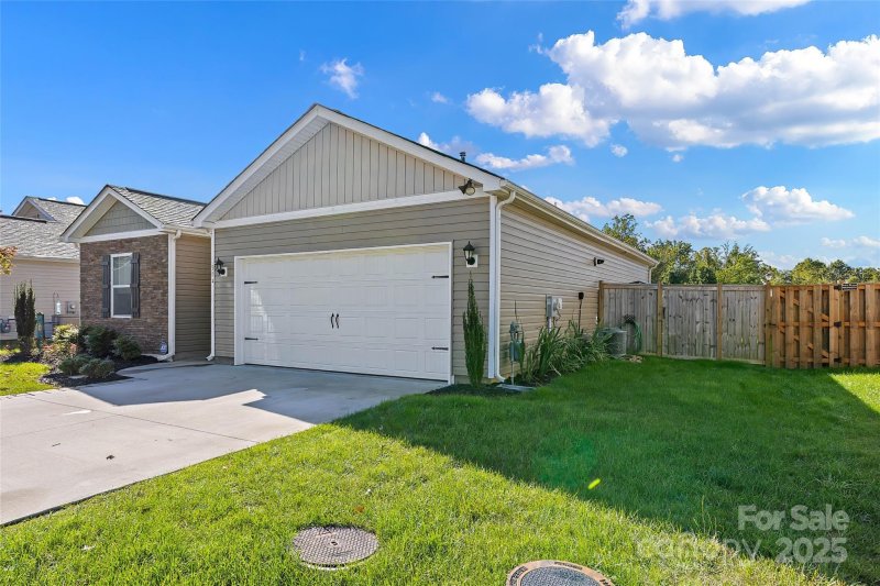 Property image 5 of 314 Woodnettle Lane in Village at Bradley Branch, Arden, NC 28704