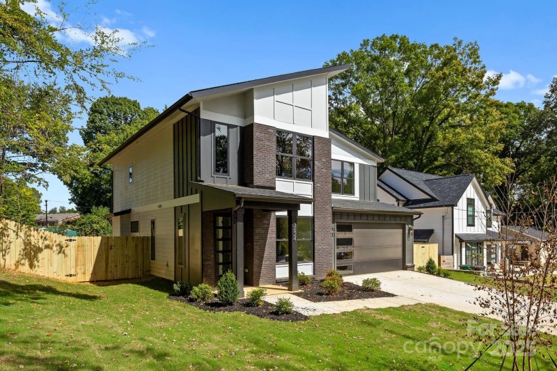 Property image 2 at 3624 Avalon Avenue, Charlotte, NC 28208