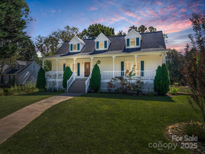 Property image 4 of 2360 Rosemont Court in Rosemont, Hendersonville, NC 28791