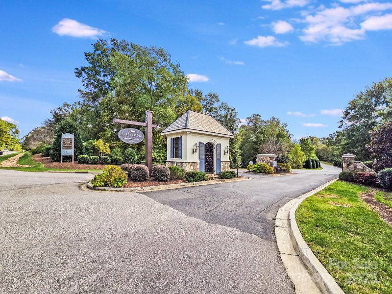 Property image 2 of 6069 Kimbrell Heights Drive in Longbrooke, Fort Mill, SC 29707