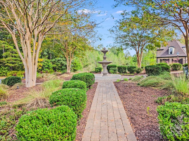Property image 4 of 6069 Kimbrell Heights Drive in Longbrooke, Fort Mill, SC 29707