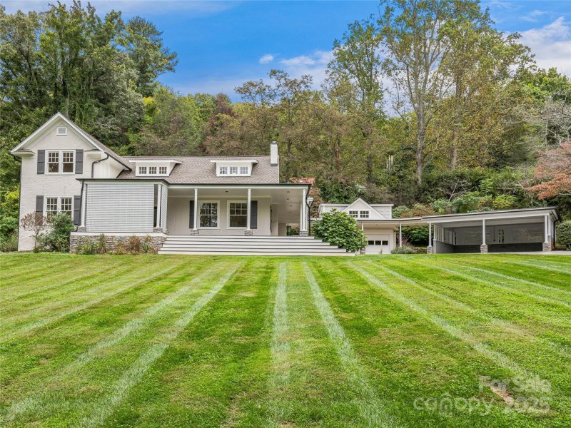 Property image 4 of 111 Rathfarnham Circle in Rathfarnham, Asheville, NC 28803