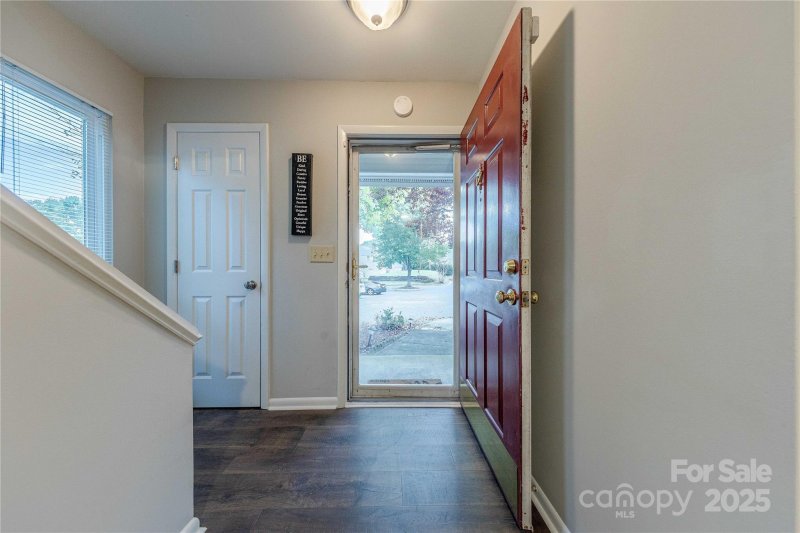 Property image 4 of 1025 Sardis Cove Drive in Sardis Cove, Charlotte, NC 28270