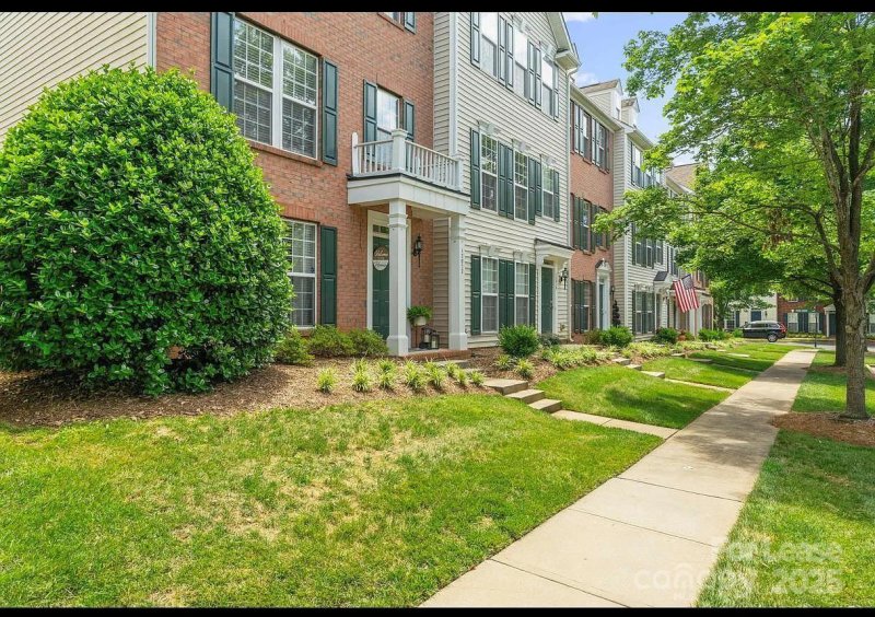 Property image 5 of 12022 Duke Lancaster Drive in Kingsley, Charlotte, NC 28277