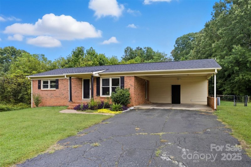 Property image 2 of 106 Fairway Drive in Woodland Park, Belmont, NC 28012