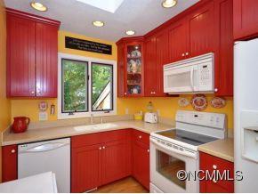 Property image 3 at 108 Beaver Ridge Road, Asheville, NC 28804