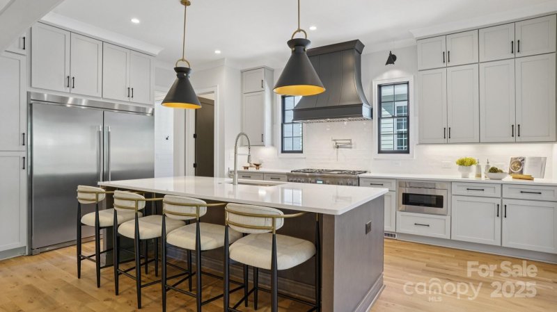 Property image 4 of 705 Mcalway Road in Cotswold, Charlotte, NC 28211