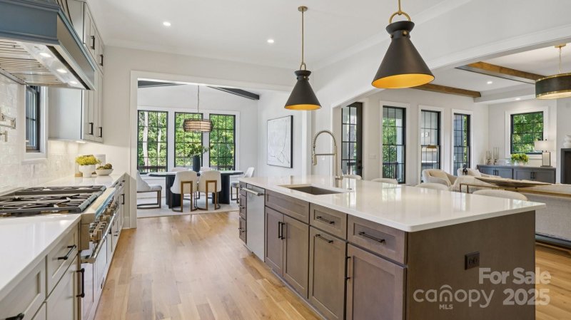 Property image 5 of 705 Mcalway Road in Cotswold, Charlotte, NC 28211