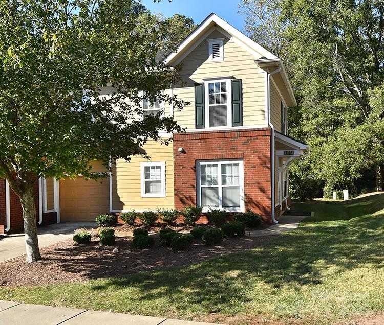 Coventry Court Townhomes, Charlotte Community