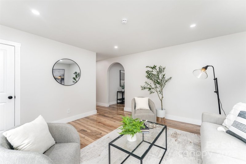 Property image 5 of 1231 Dean Street in Oaklawn Park, Charlotte, NC 28216