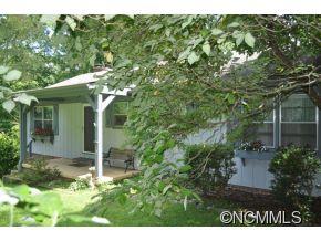 Property image 2 at 406 Birdland Dr, Hendersonville, NC 28739