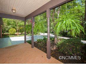 Property image 2 at 328 Winding Way Ln, Hendersonville, NC 28792