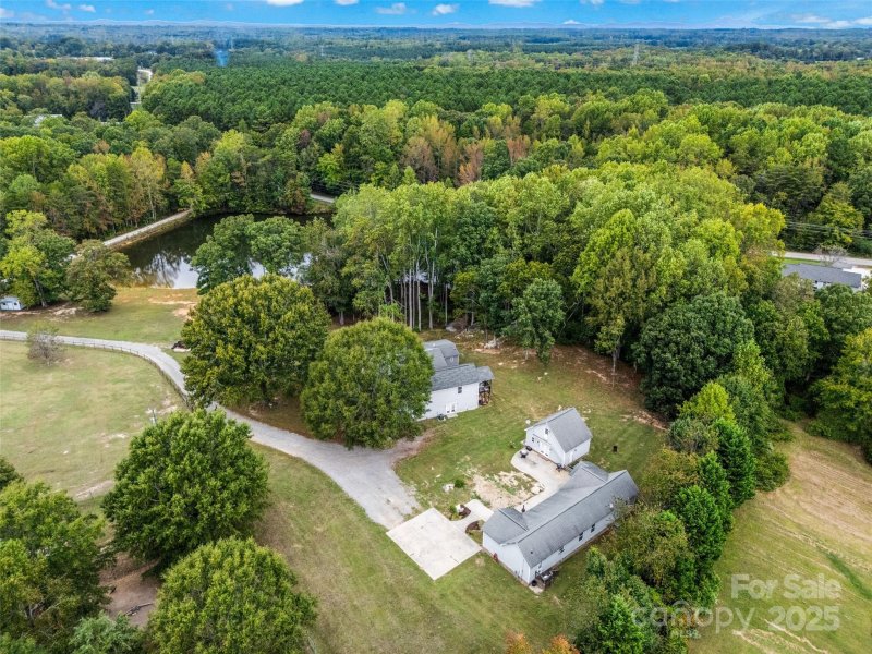 Joannas Lake, Clover Community