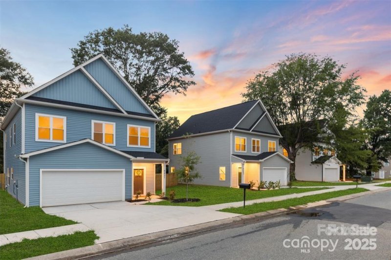 Property image 3 at 9431 Weston Woods Lane, Charlotte, NC 28216