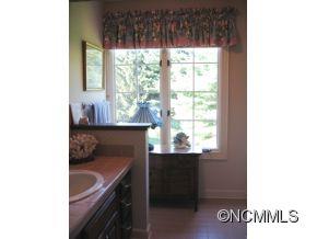 Property image 3 at 2 Post Oak Trail, Hendersonville, NC 28739