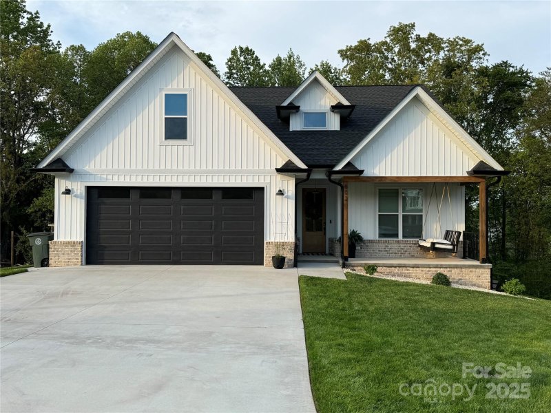 Pipers Ridge, Conover Community