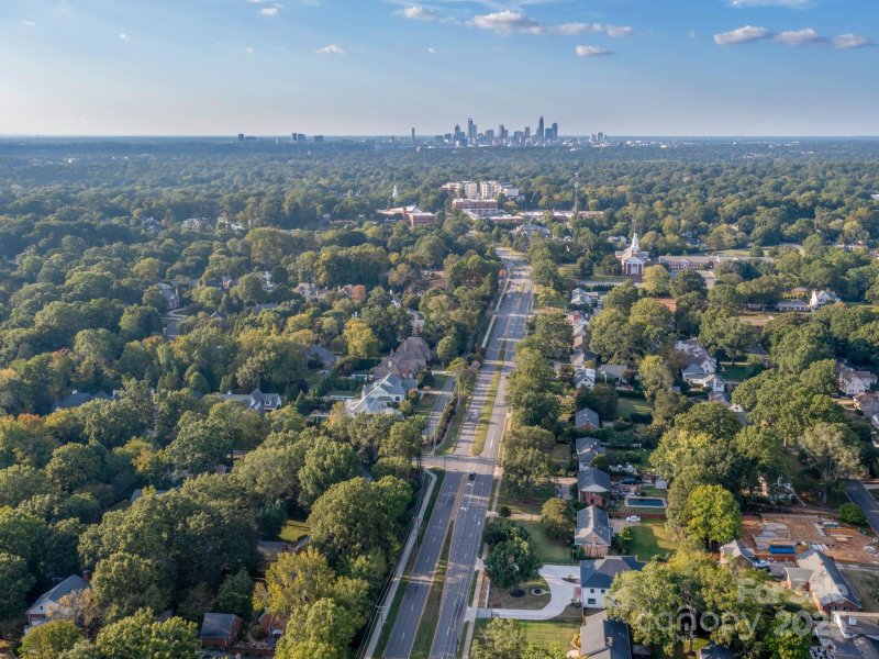 Property image 5 of 3501 Providence Road in Providence Park, Charlotte, NC 28211