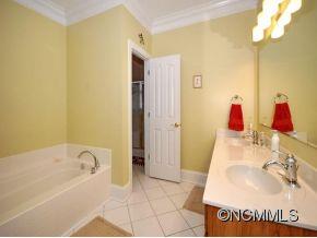 Property image 4 at 10 Flowering Cherry Drive, Asheville, NC 28805