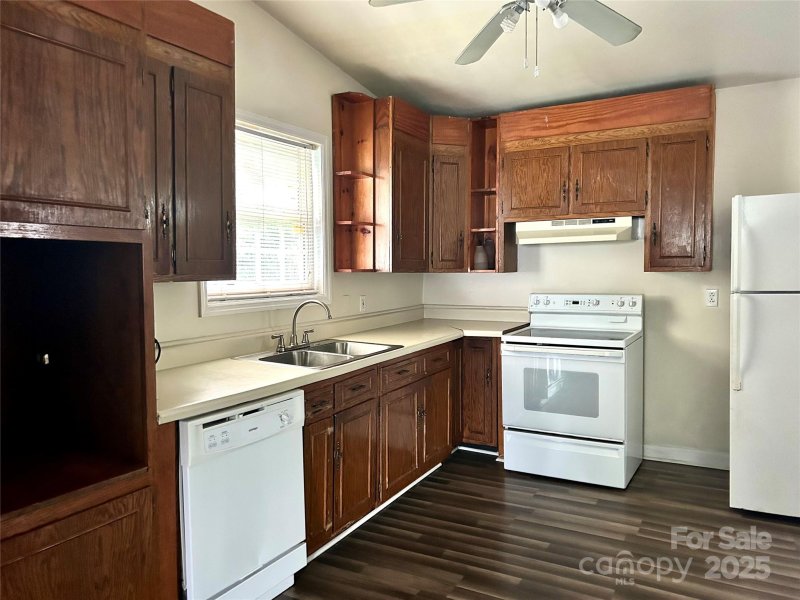 Property image 5 of 1422 Winston Drive in the arts district, Charlotte, NC 28205