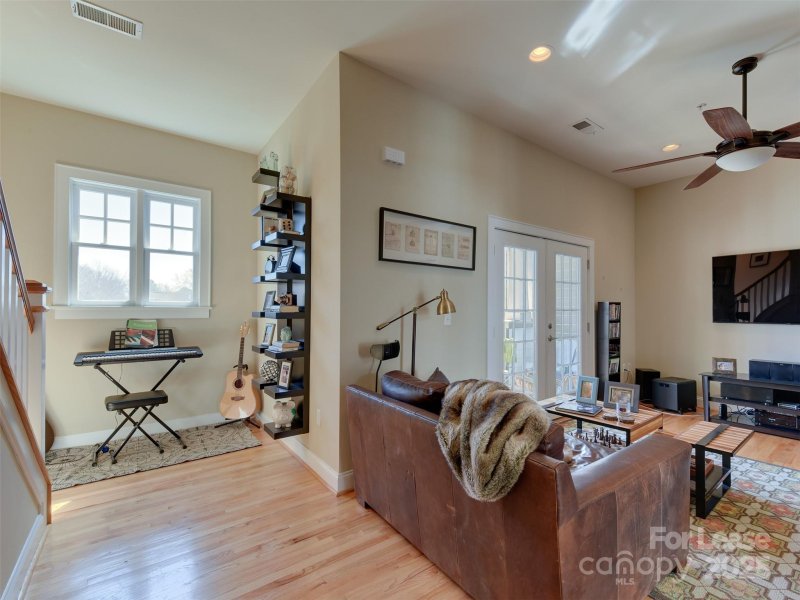 Property image 5 of 2228 Lyndhurst Avenue in Dilworth, Charlotte, NC 28203