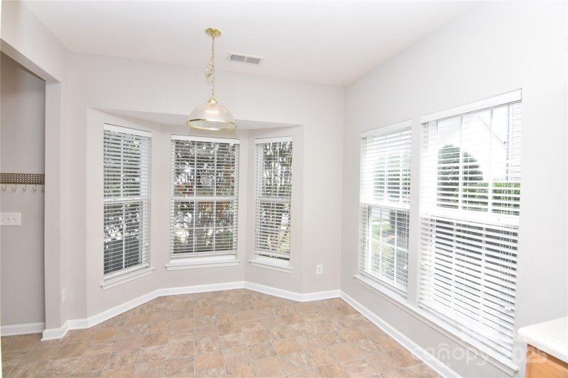 Property image 3 of 614 Bayou Circle in Autumn Cove At Lake Wylie, Lake Wylie, SC 29710
