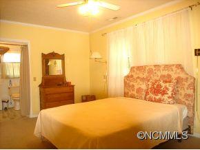 Property image 4 at 6 Red Apple Drive, Hendersonville, NC 28792