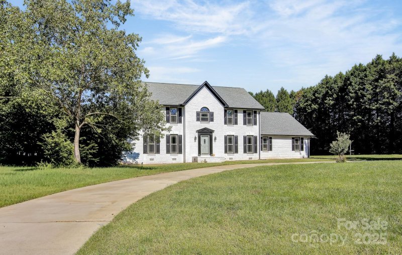 Neel Estates, Salisbury Community