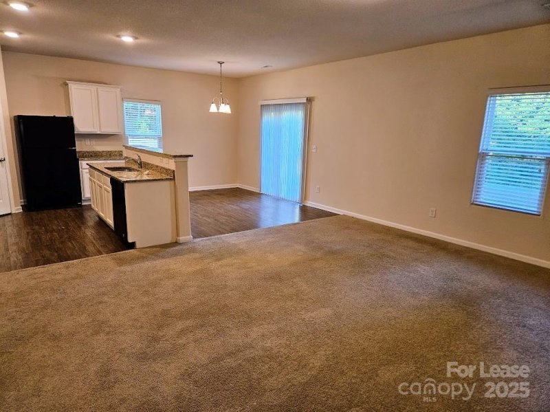 Property image 4 of 8119 Paw Club Drive in Paw Creek Village, Charlotte, NC 28214