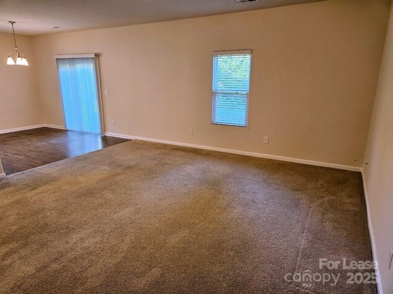 Property image 5 of 8119 Paw Club Drive in Paw Creek Village, Charlotte, NC 28214