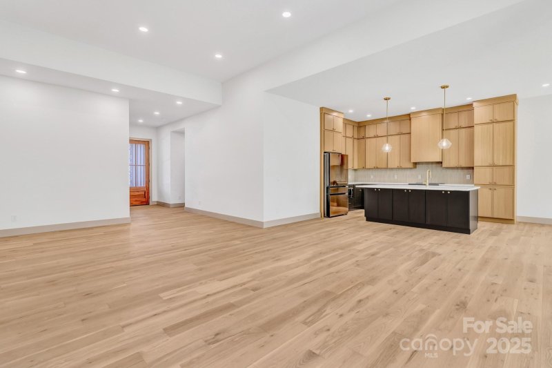 Property image 5 of 27 Baxter Woods Lane in Baxter Woods, Candler, NC 28715