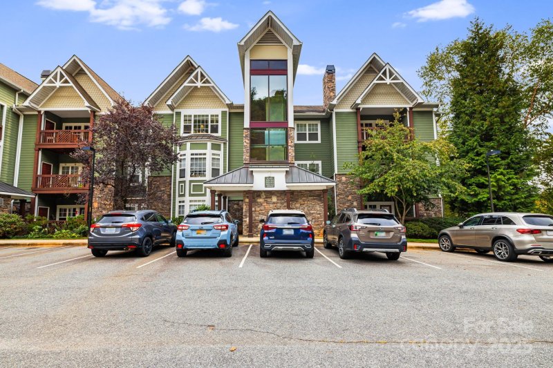 Property image 3 of 1000 Olde Eastwood Village Boulevard in Eastwood Village, Asheville, NC 28803