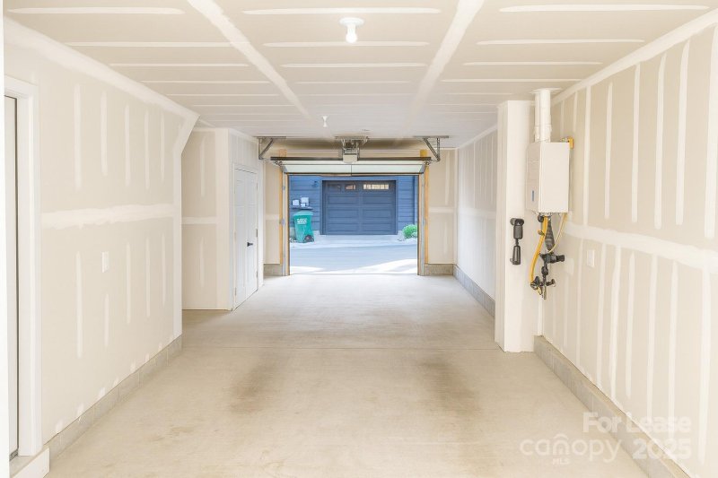 Property image 4 at 444 W Tremont Avenue, Charlotte, NC 28203