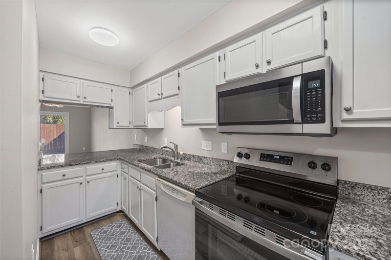 Property image 4 of 704 Heritage Parkway in Regent Park, Fort Mill, SC 29715