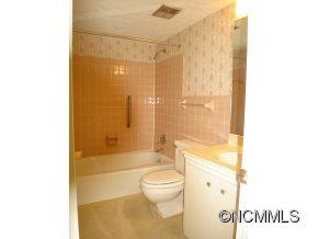 Property image 2 at 427 6th Avenue West A 1, Hendersonville, NC 28739