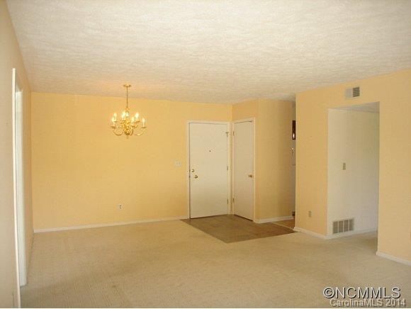 Property image 3 at 427 6th Avenue West Apt B 15, Hendersonville, NC 28739