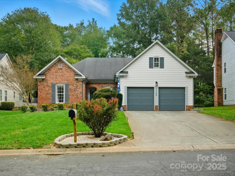 Property image 2 of 7109 Scuppernong Court in Bradfield Farms, Charlotte, NC 28215